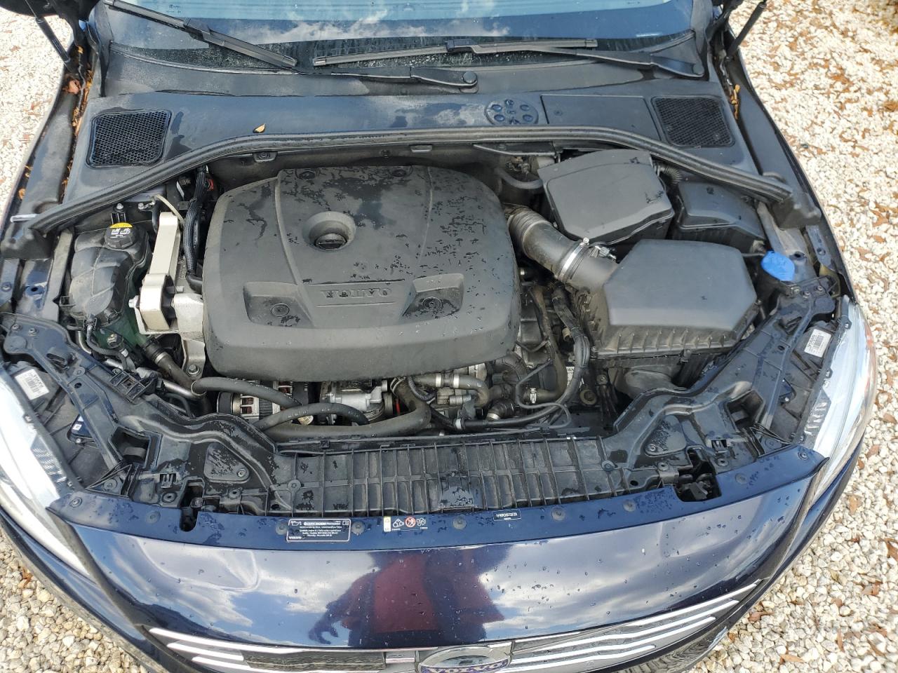 2016 Volvo V60 - Image 11