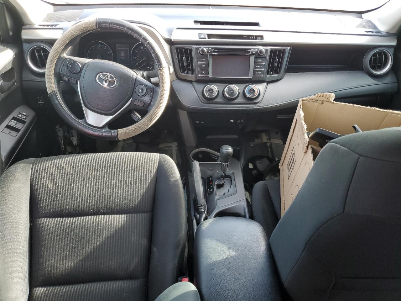 2017 Toyota RAV 4 - Image 8