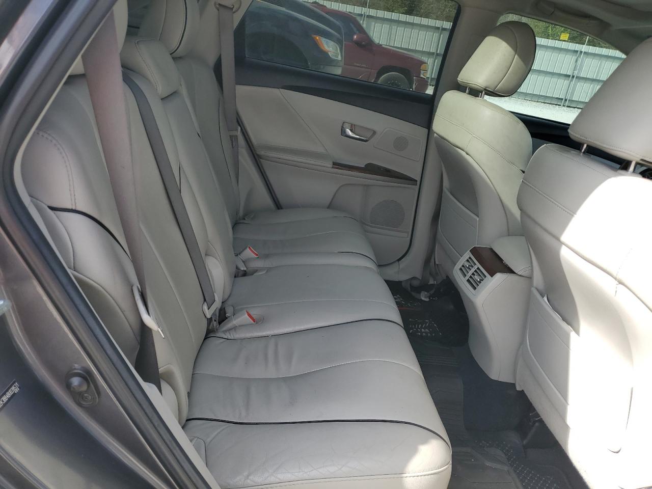 2011 Toyota Venza - Image 11