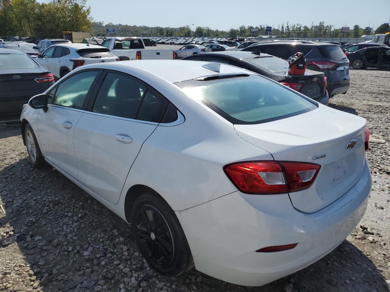 2018 Chevrolet Cruze - Image 2