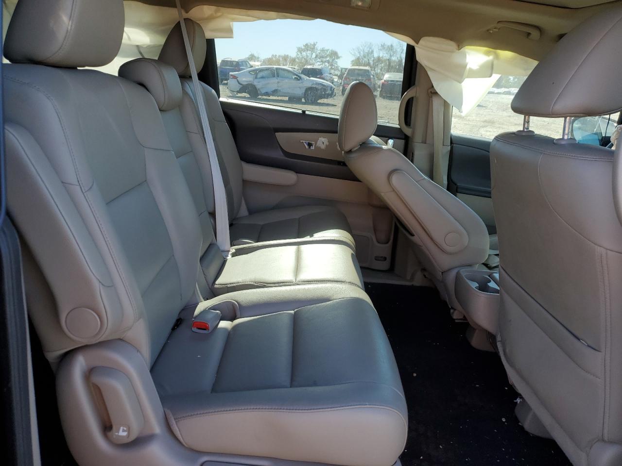 2014 Honda Odyssey - Image 11