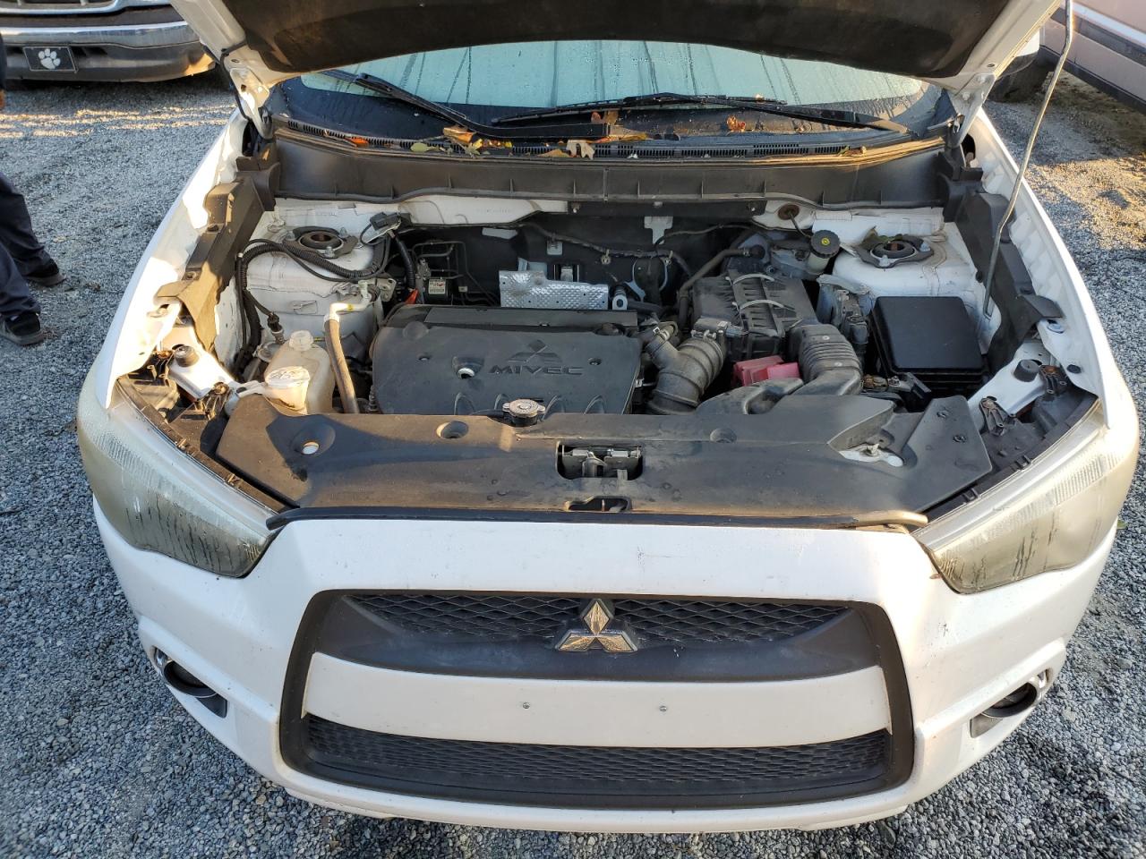 2012 Mitsubishi Outlander - Image 12