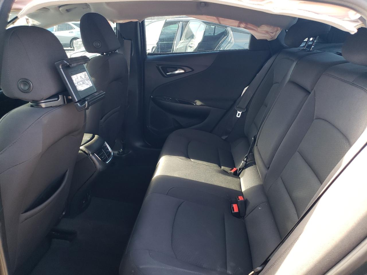 2017 Chevrolet Malibu - Image 10