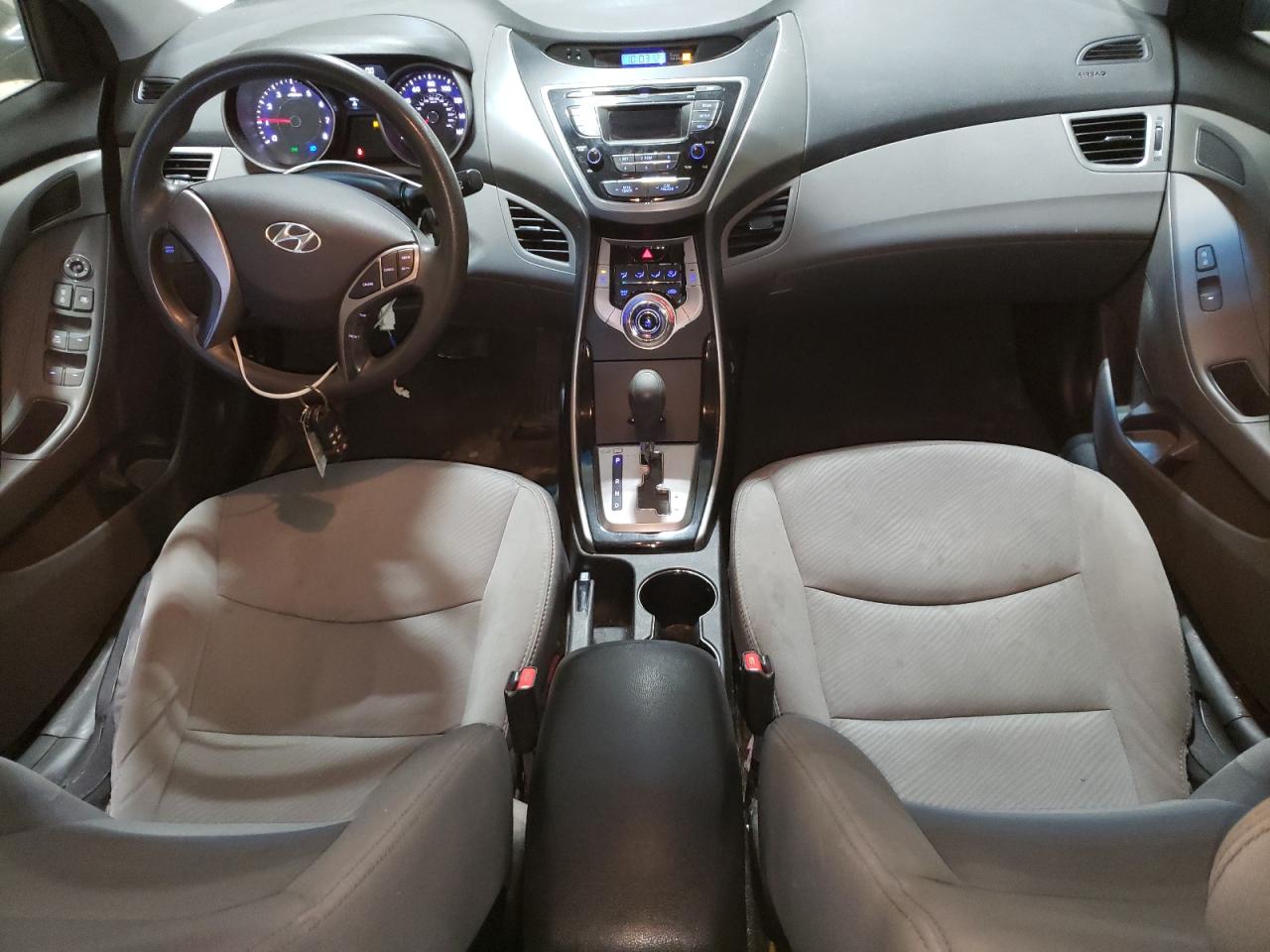 2013 Hyundai Elantra - Image 8