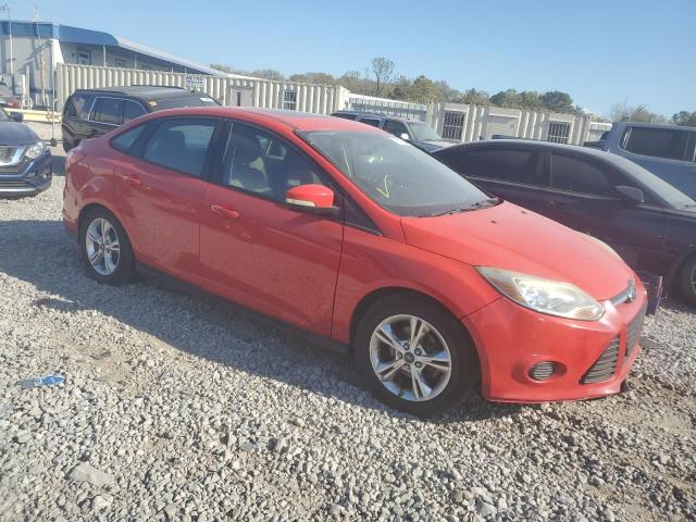  FORD FOCUS 2014 Красный