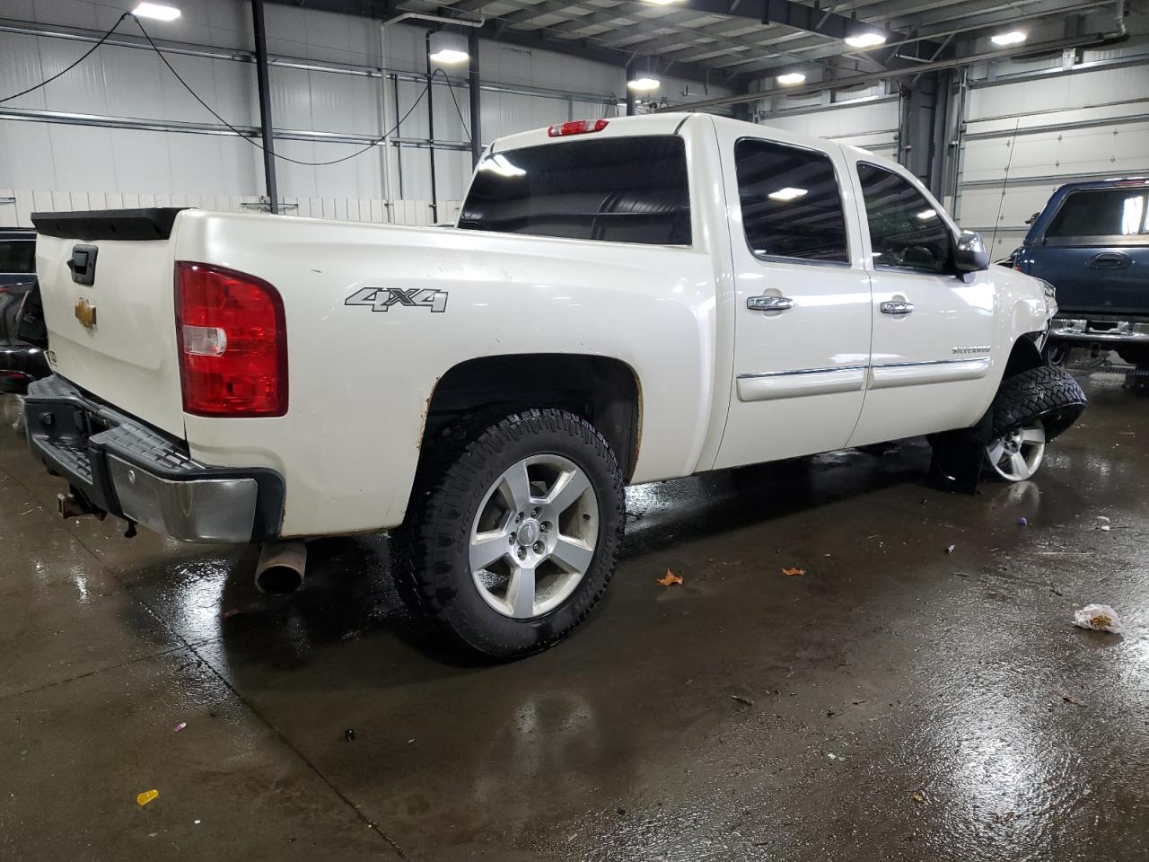 2012 Chevrolet Silverado - Image 3