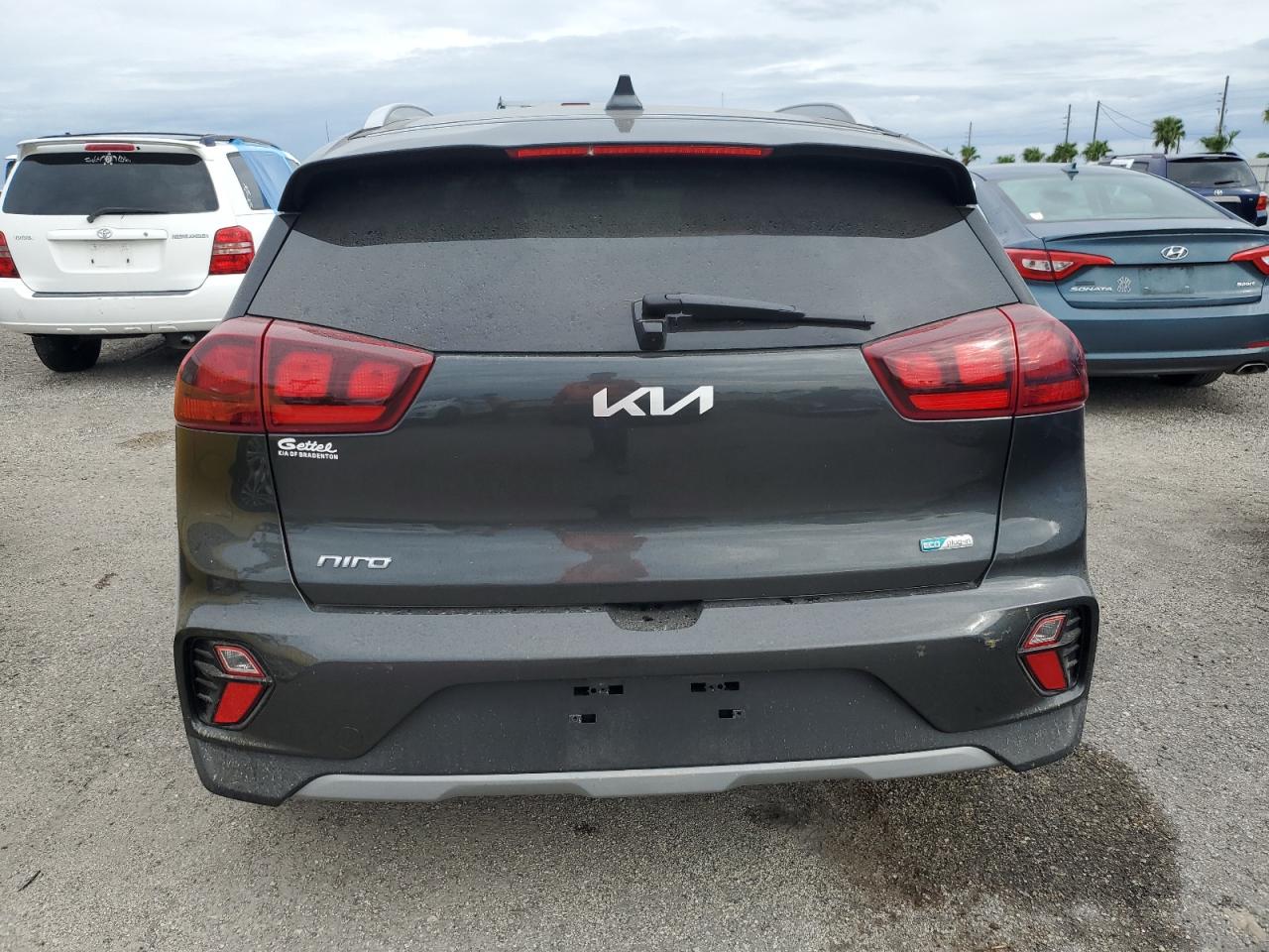 KNDCM3LD4N5506846 2022 Kia Niro Lxs