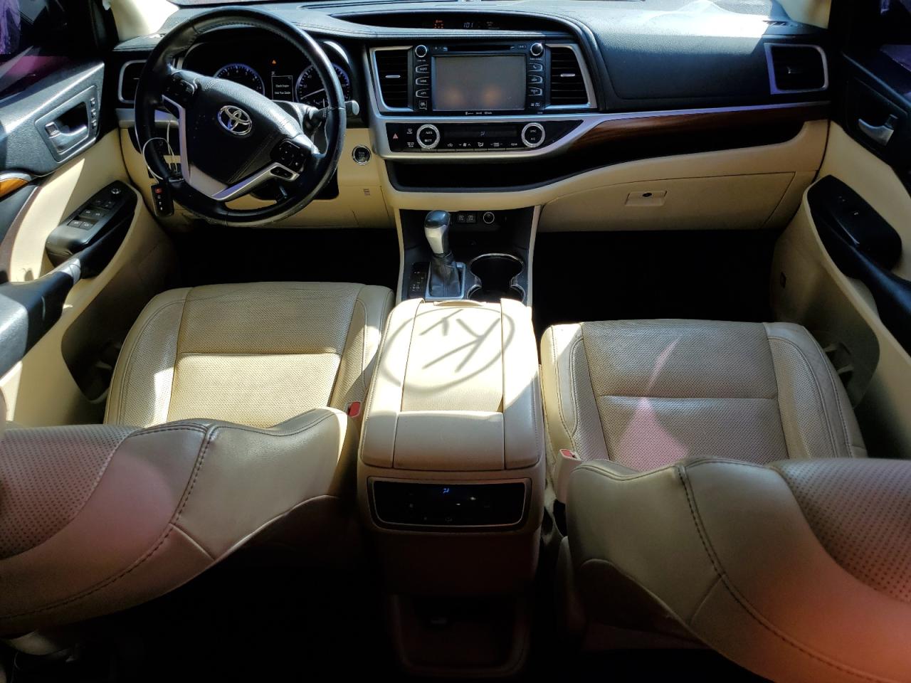 2017 Toyota Highlander - Image 8