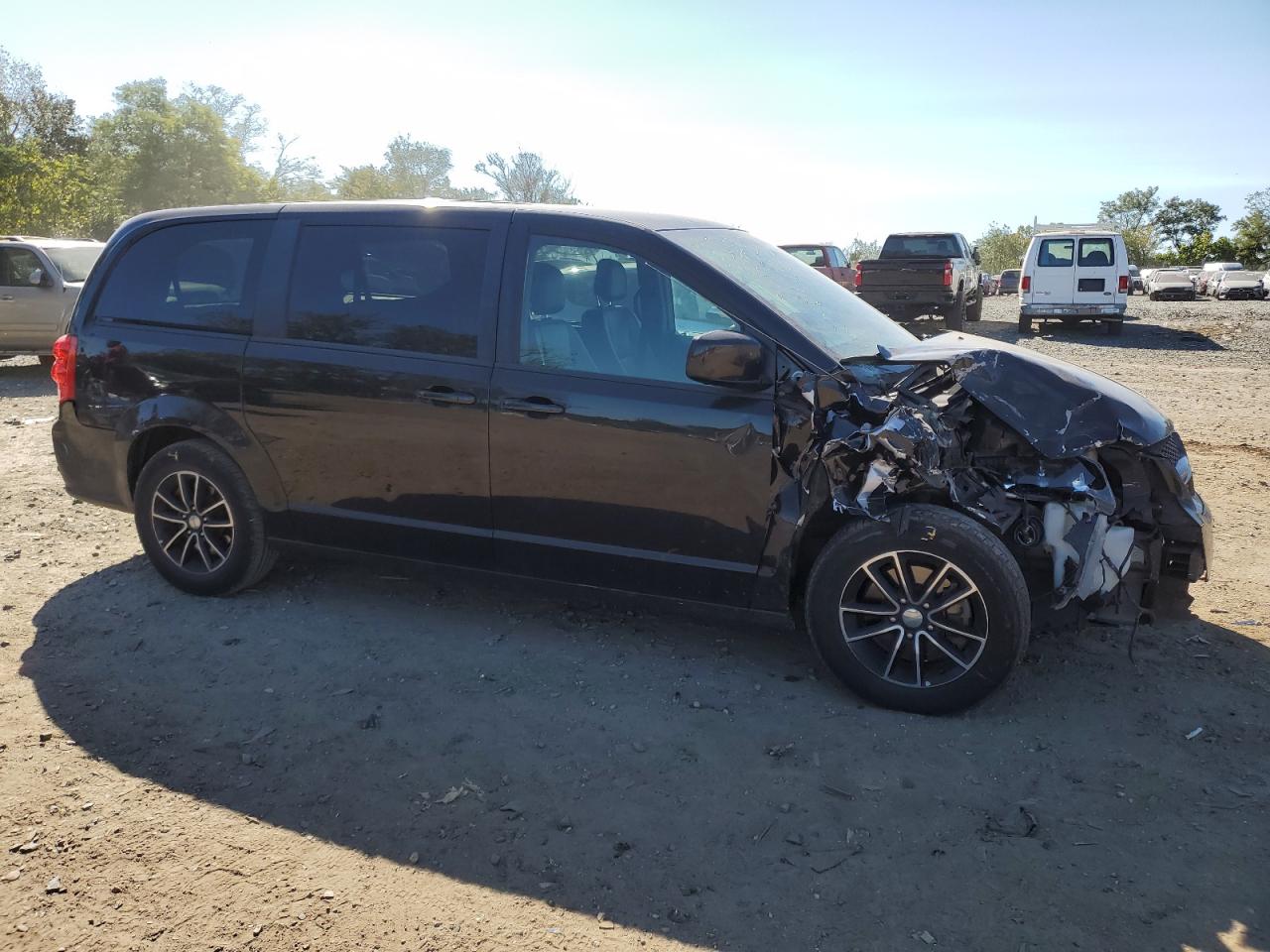 2018 Dodge Caravan - Image 4