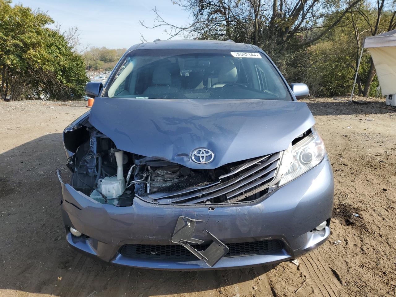 2017 Toyota Sienna - Image 5