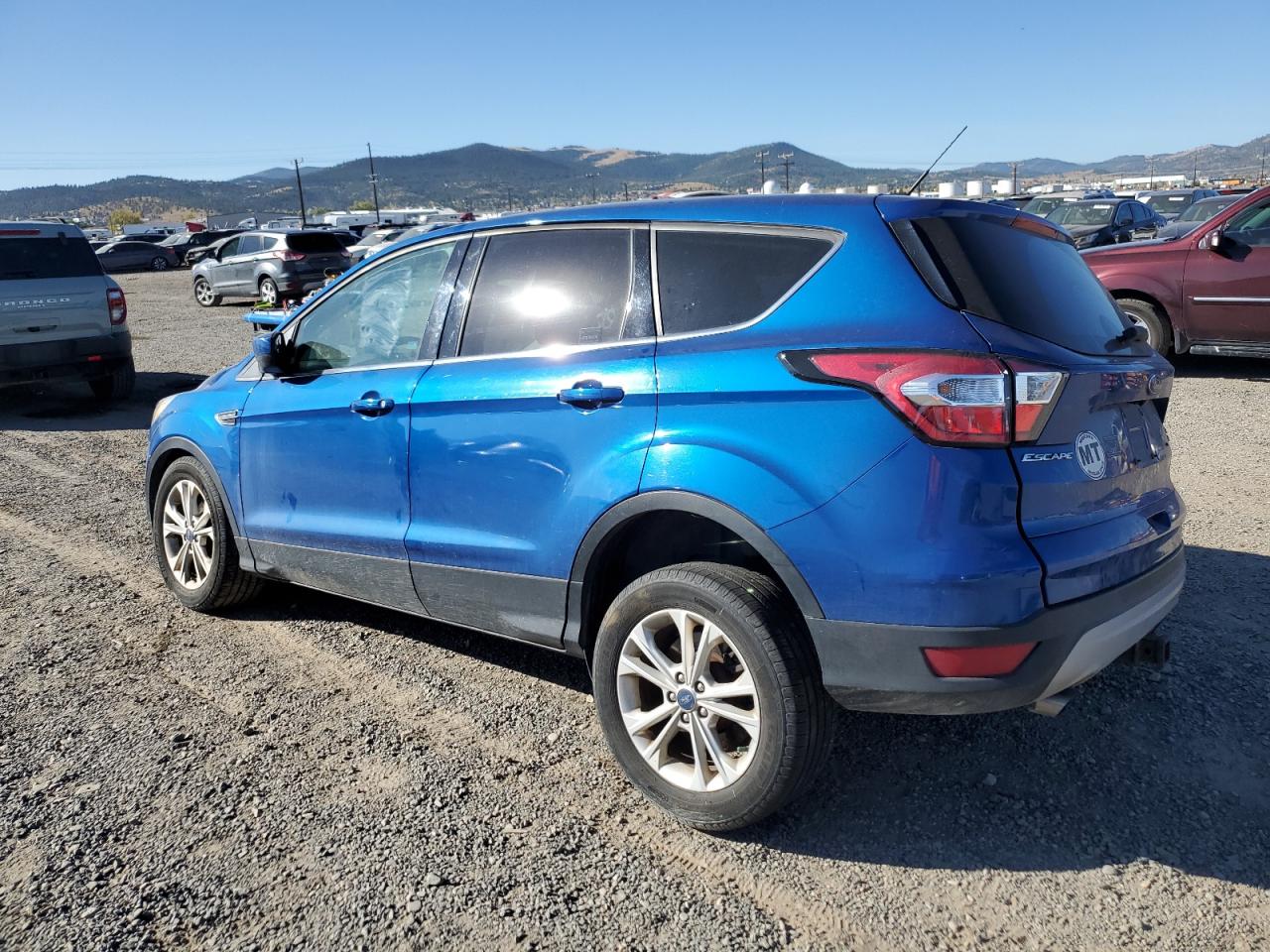 1FMCU9G93HUF10935 2017 Ford Escape Se