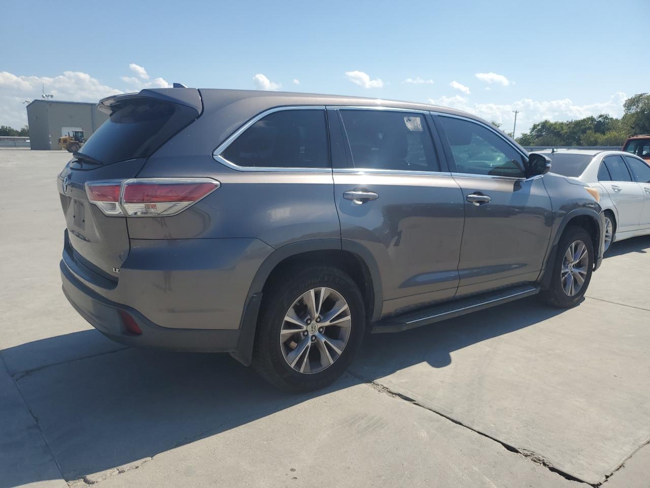 5TDZKRFH7ES027638 2014 Toyota Highlander Le