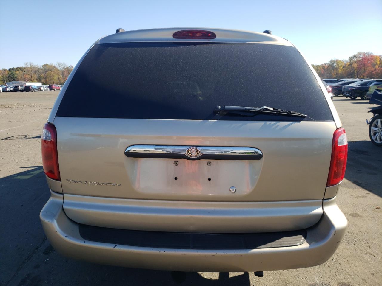 2003 Chrysler Town & Country - Image 6