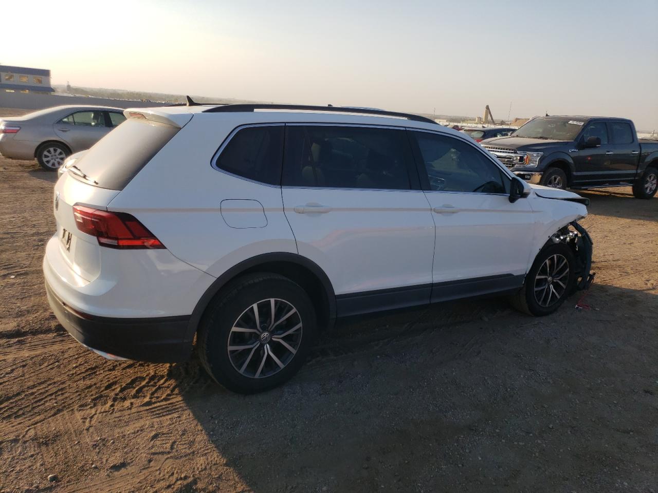 2019 Volkswagen Tiguan - Image 3