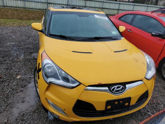  HYUNDAI VELOSTER 2013 Желтый