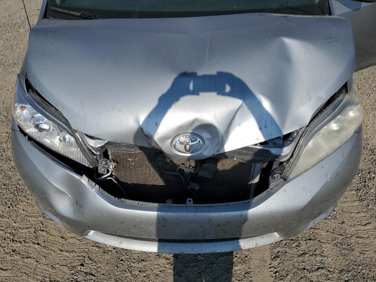 2013 Toyota Sienna - Image 13