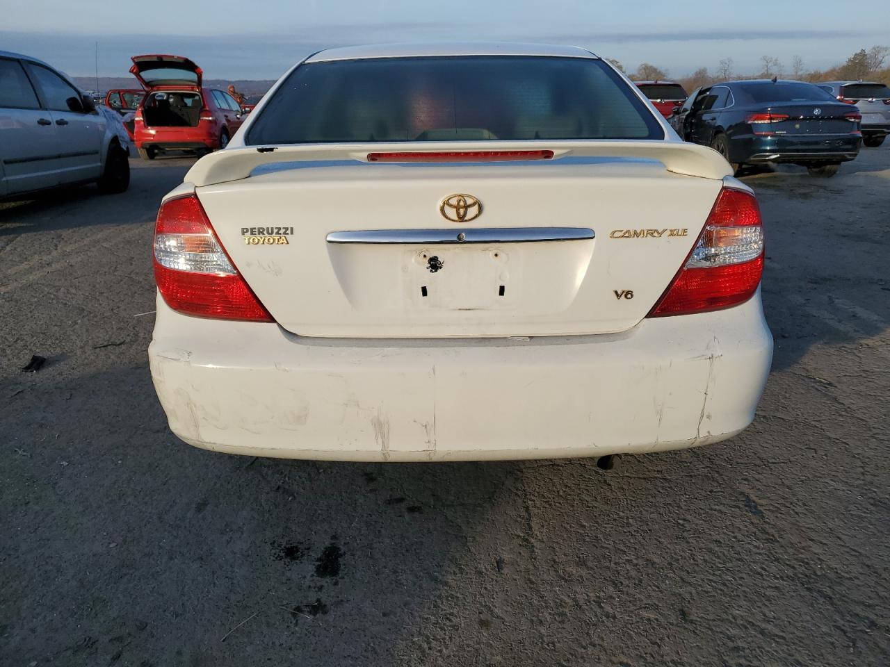 2003 Toyota Camry Le VIN: 4T1BF30K33U045209 Lot: 76950244