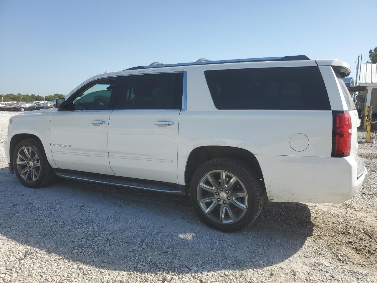 VIN 1GNSKJKCXJR157393 2018 CHEVROLET SUBURBAN no.2