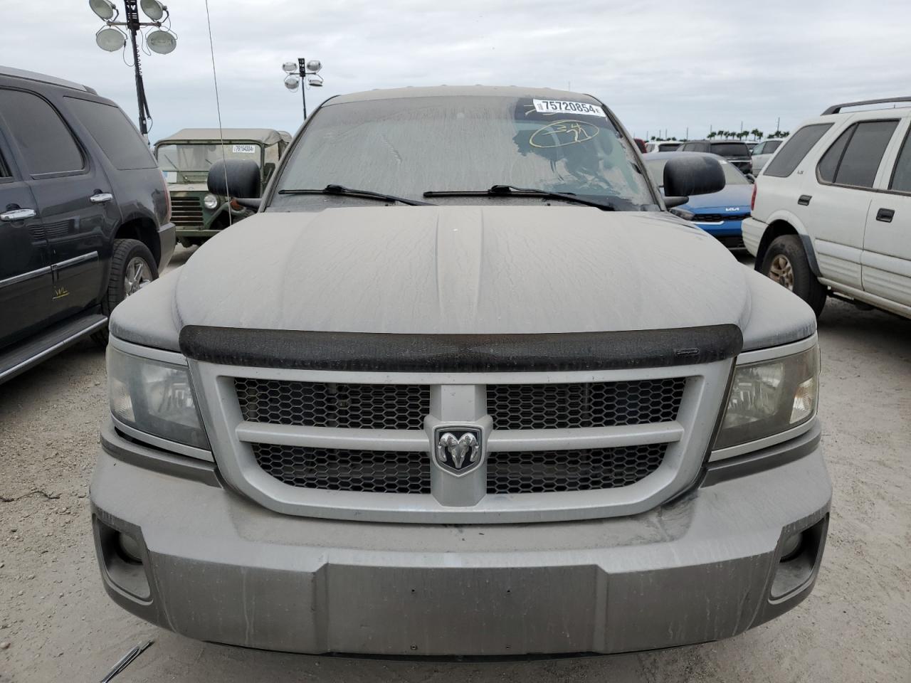 2011 Dodge Dakota - Image 5
