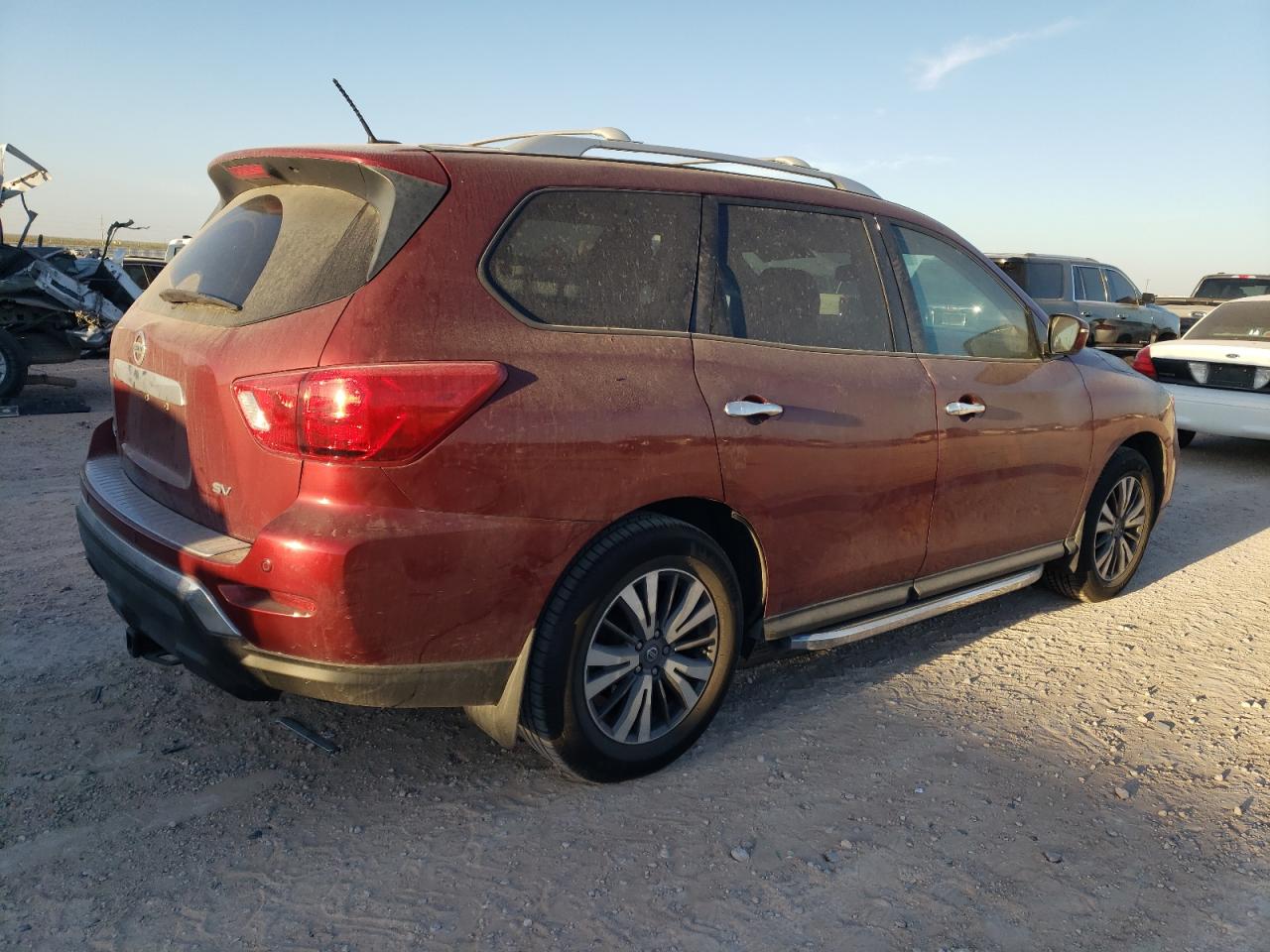 VIN 5N1DR2MN2JC676566 2018 NISSAN PATHFINDER no.3