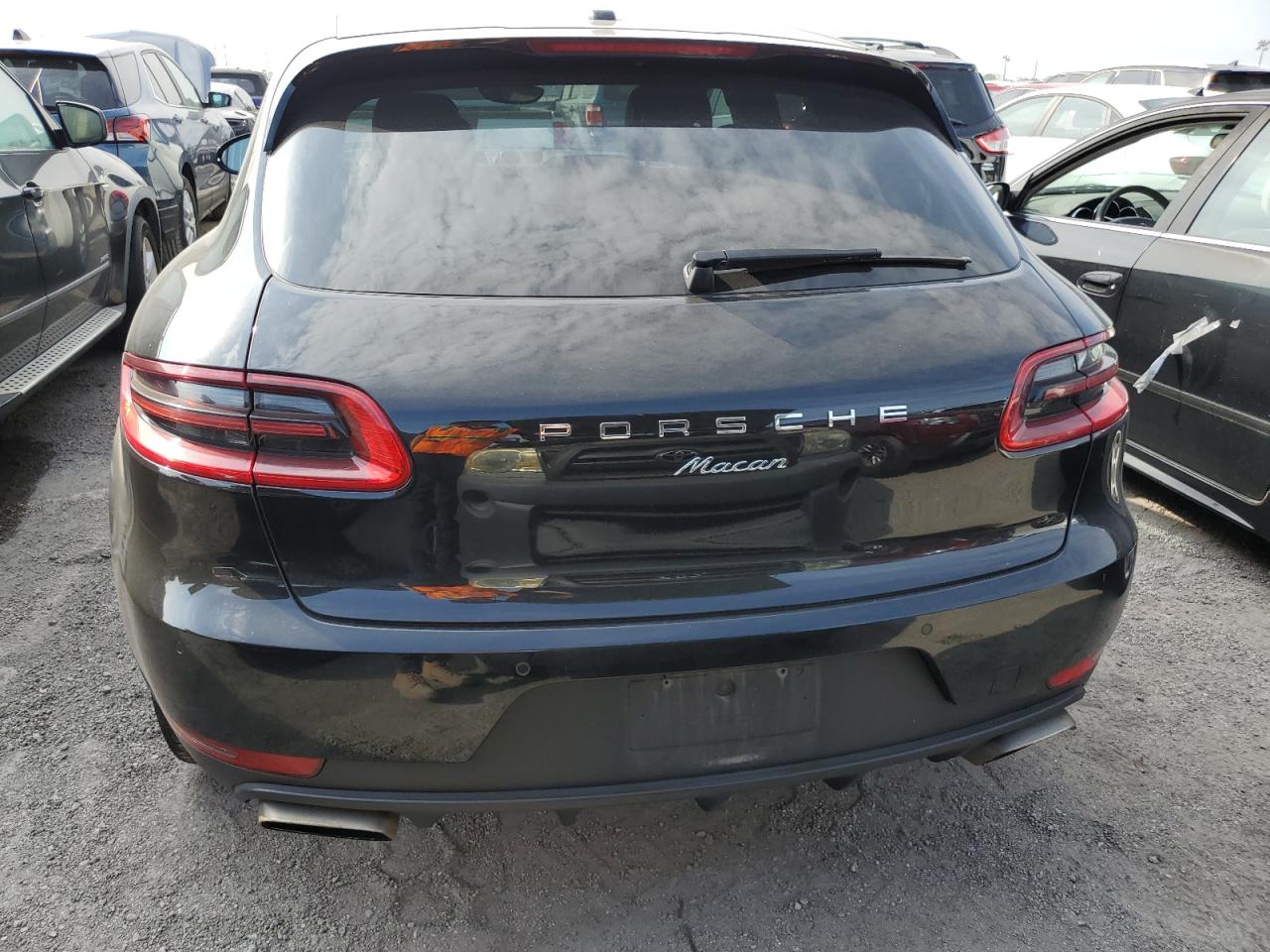 WP1AA2A50HLB01569 2017 Porsche Macan