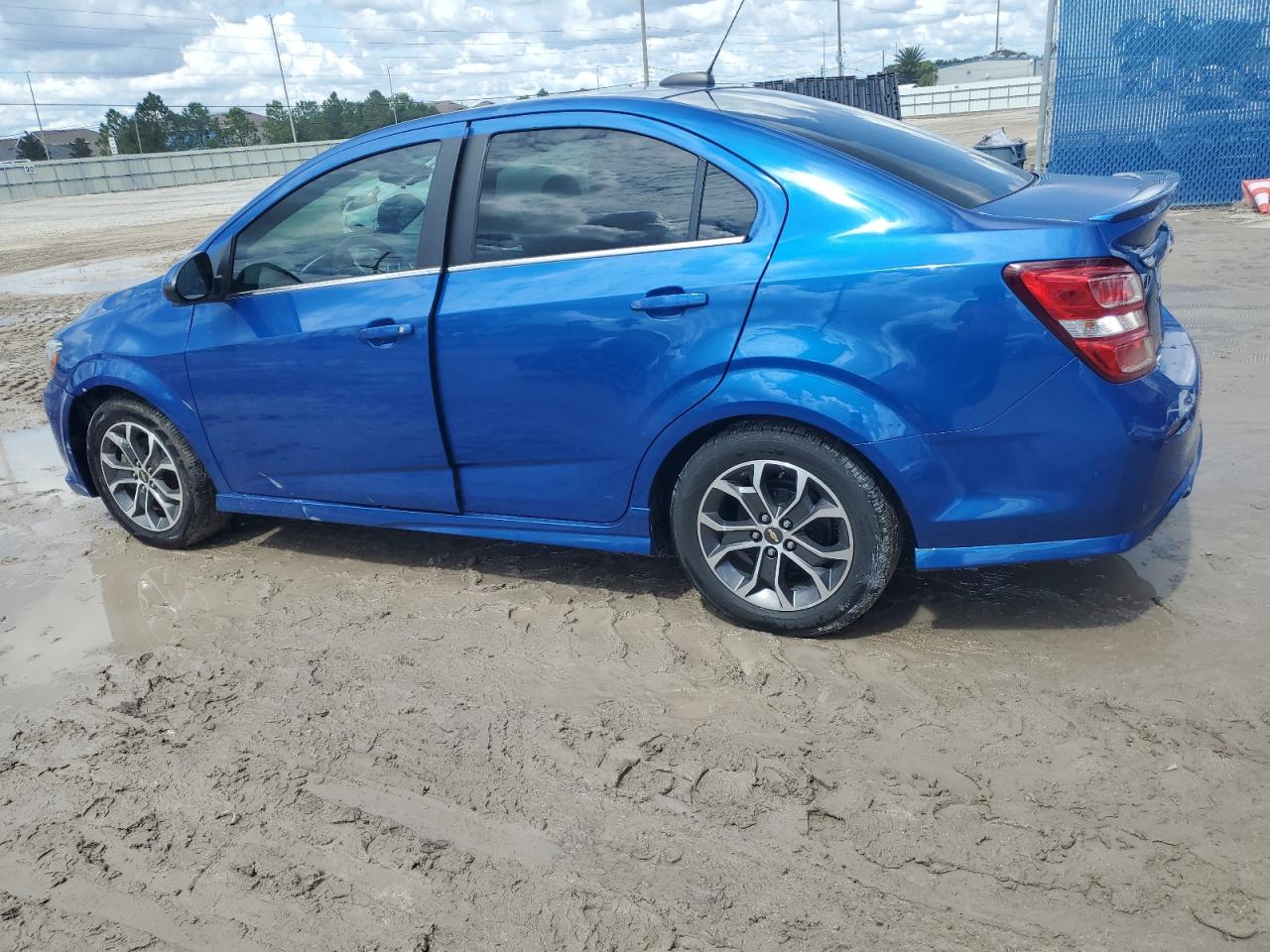 2017 Chevrolet Sonic - Image 2