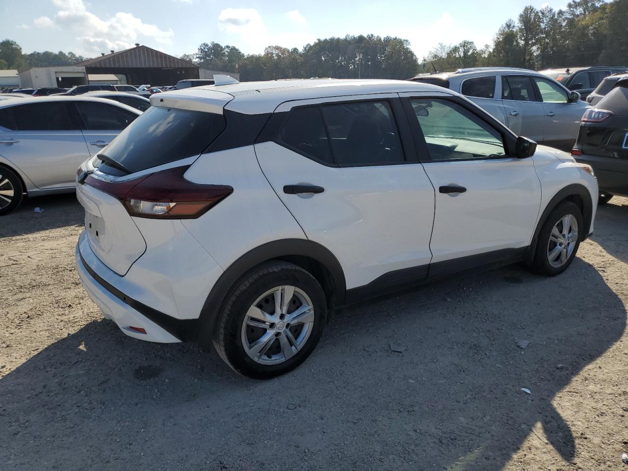 VIN 3N1CP5BV2NL514704 2022 NISSAN KICKS no.3