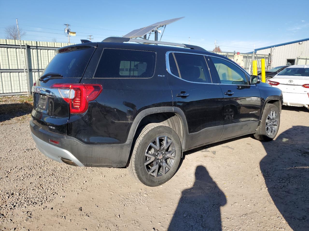 2022 GMC Acadia Slt VIN: 1GKKNUL40NZ137589 Lot: 77205844