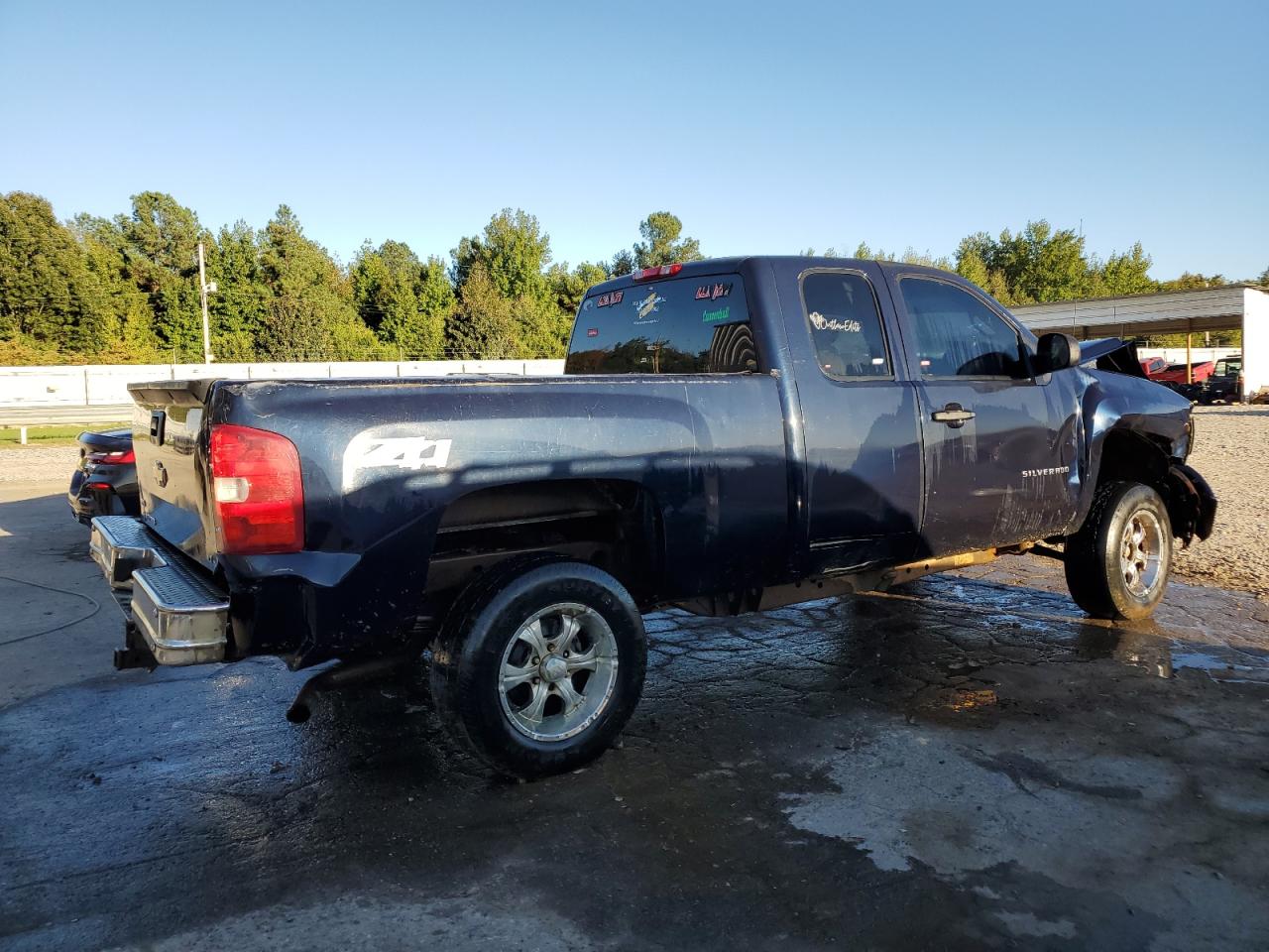 2010 Chevrolet Silverado - Image 3