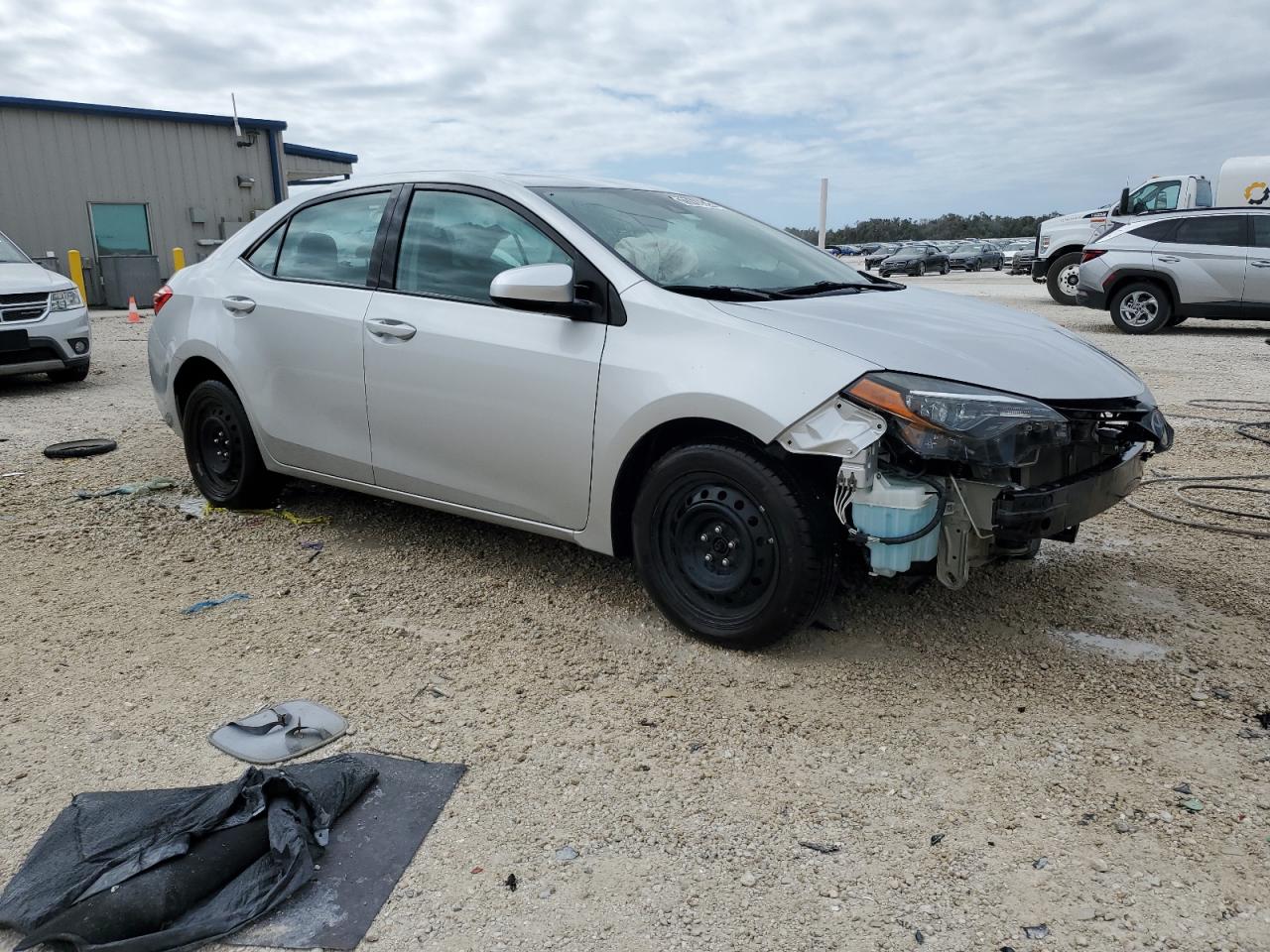 VIN 5YFBURHE3KP897504 2019 TOYOTA COROLLA no.4