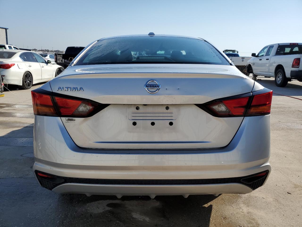 2020 Nissan Altima - Image 6