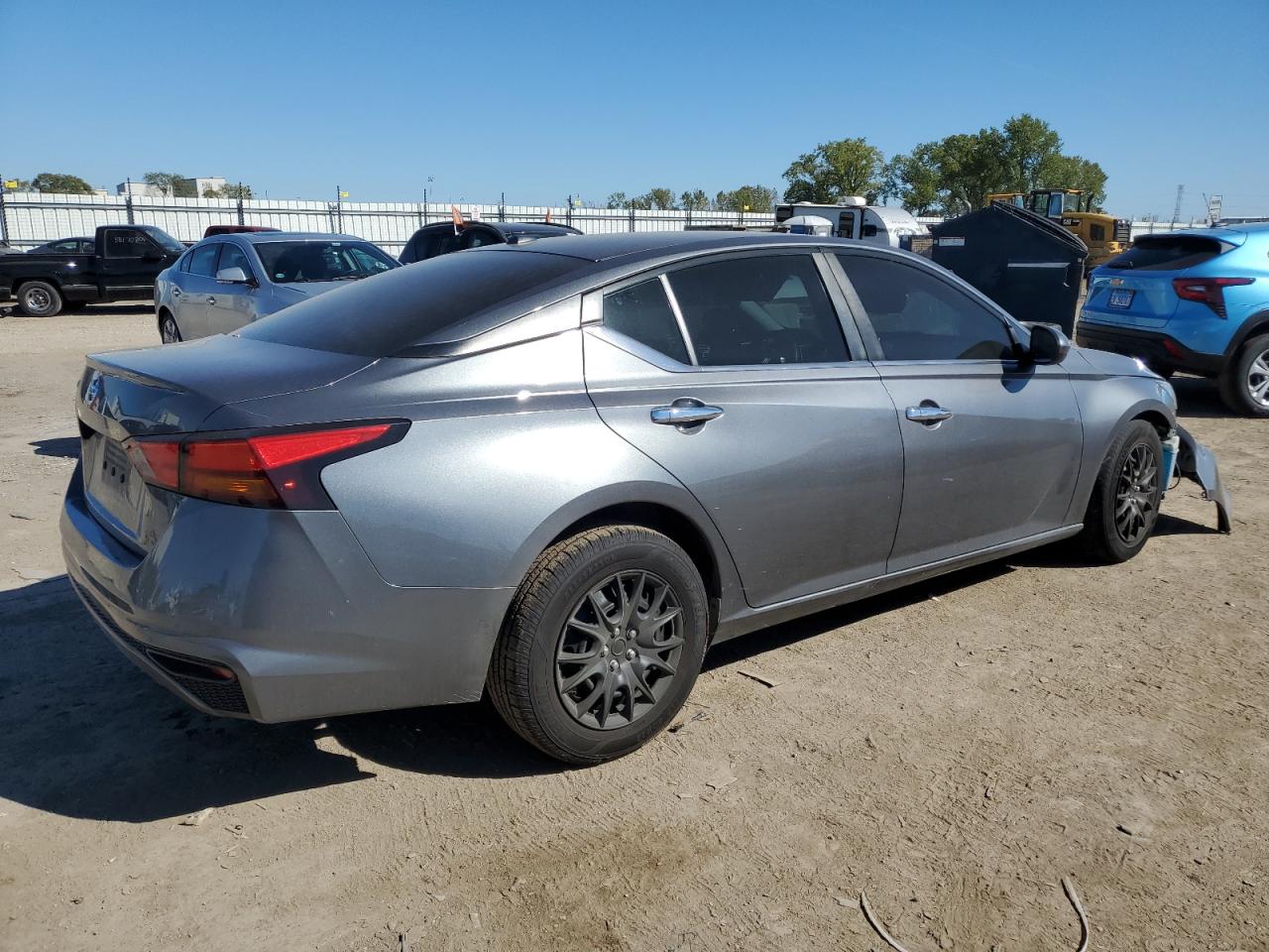 2020 Nissan Altima - Image 3