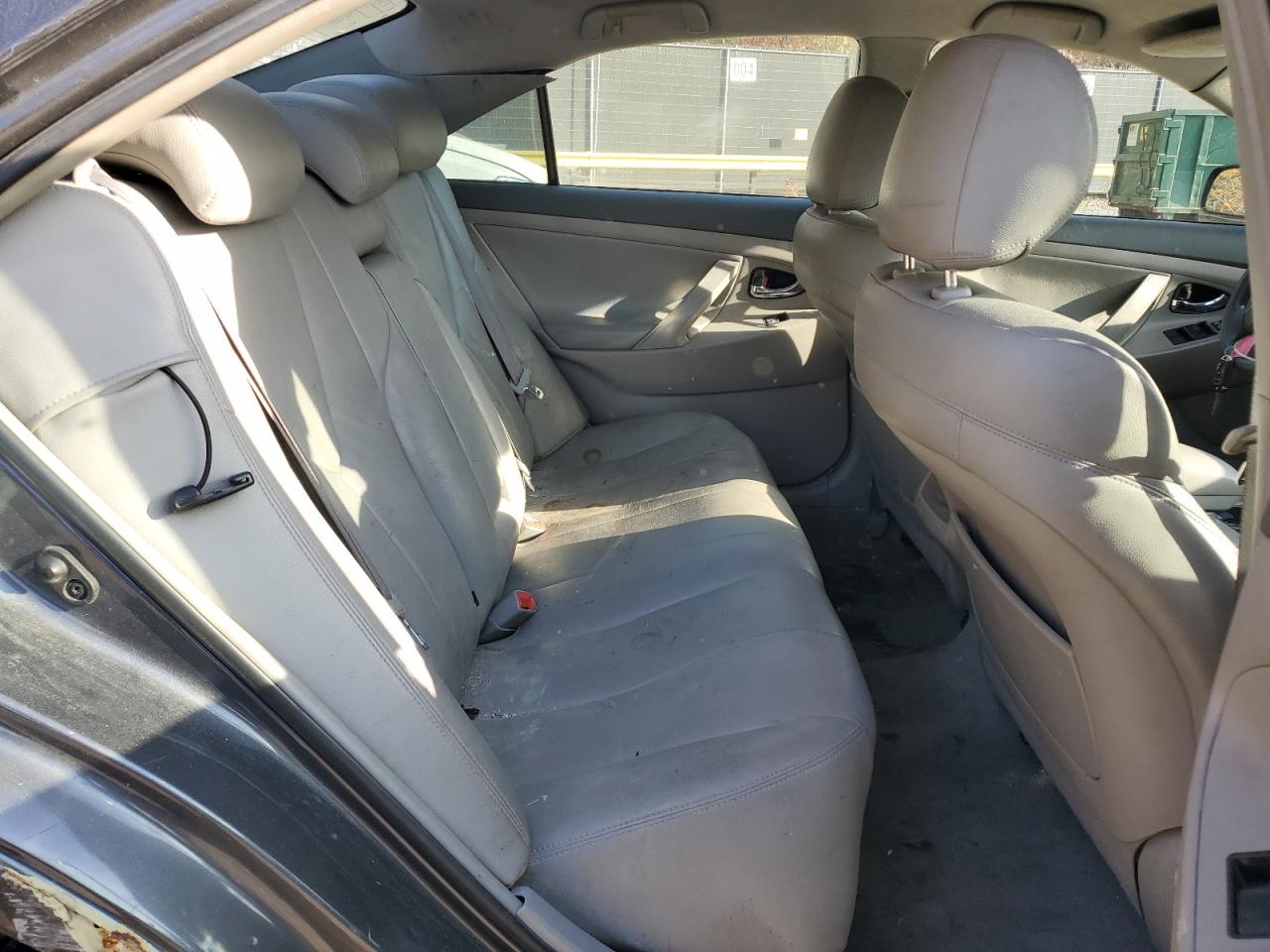 2009 Toyota Camry - Image 10