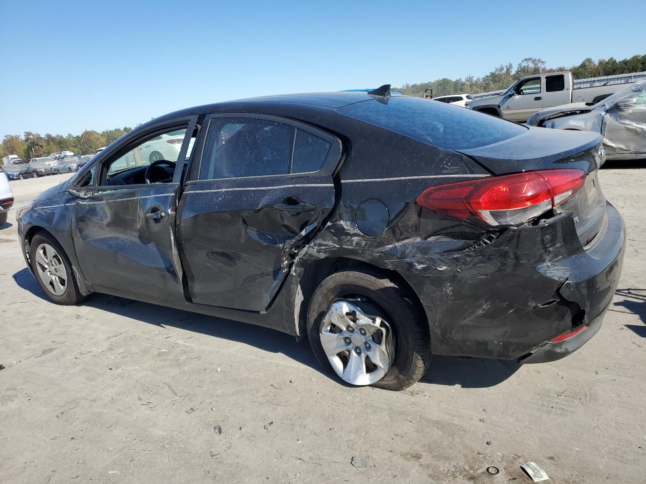 2017 Kia Forte - Image 2