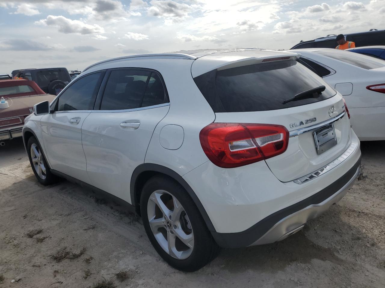 2020 Mercedes-Benz GLA-klasse - Image 2