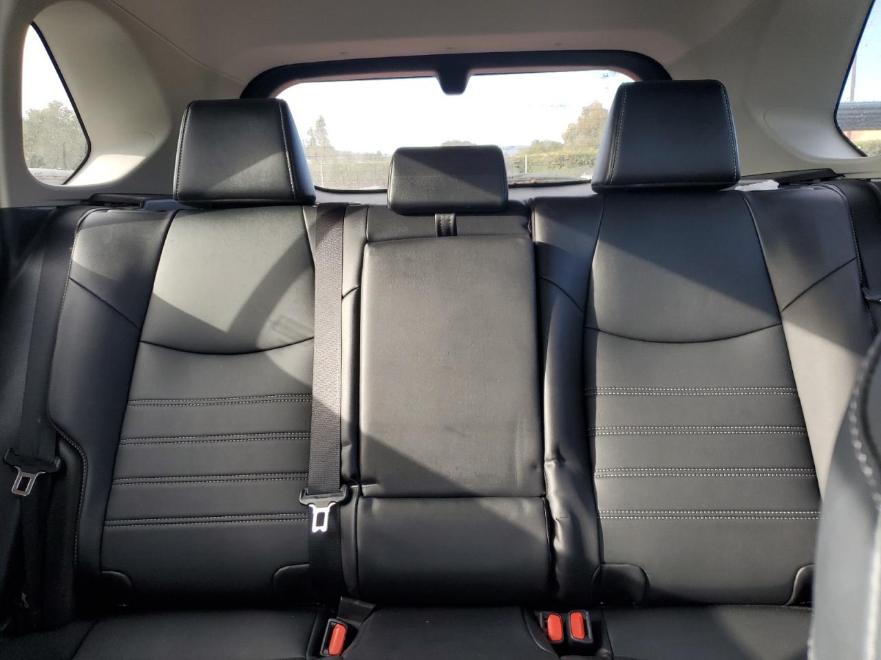2022 Toyota RAV 4 - Image 10