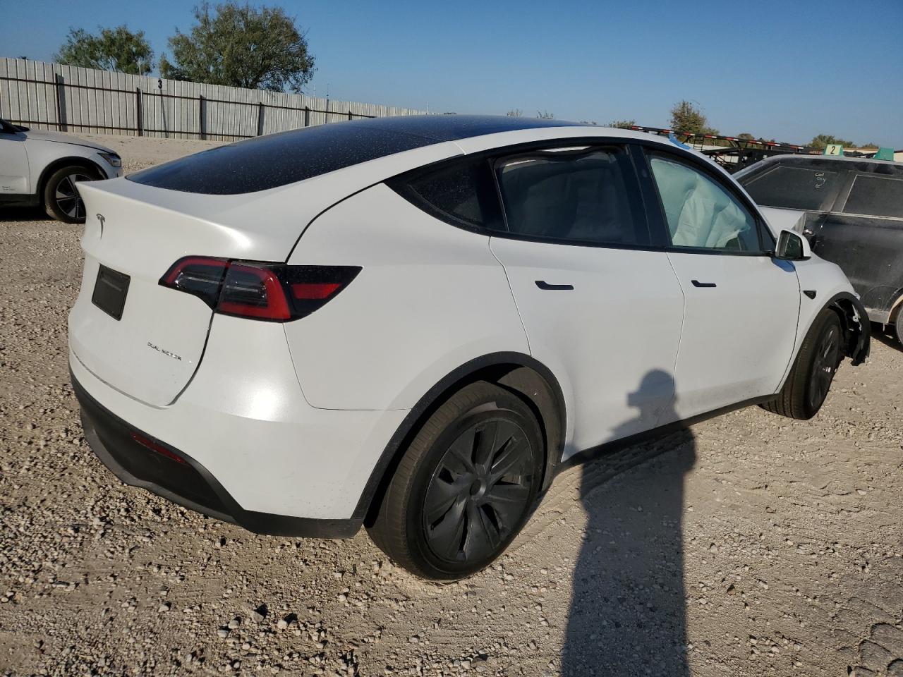 VIN 7SAYGDEE7RA333742 2024 TESLA MODEL Y no.3