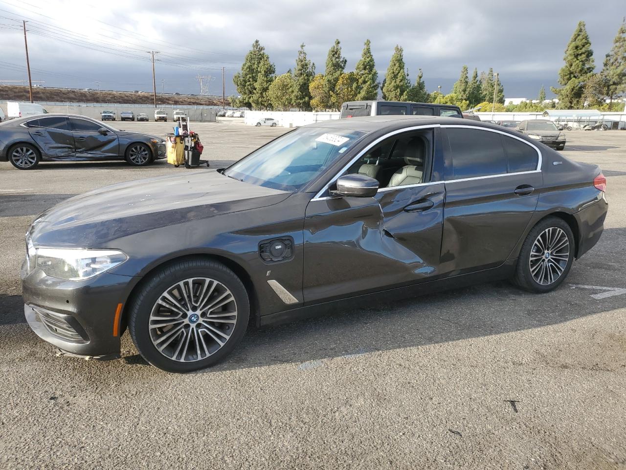 VIN WBAJA9C5XKB392471 2019 BMW 5 SERIES no.1