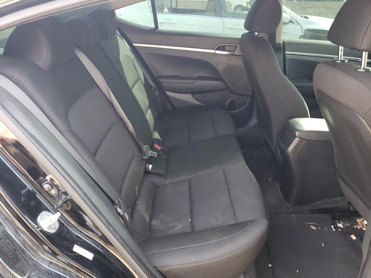 2019 Hyundai Elantra - Image 10