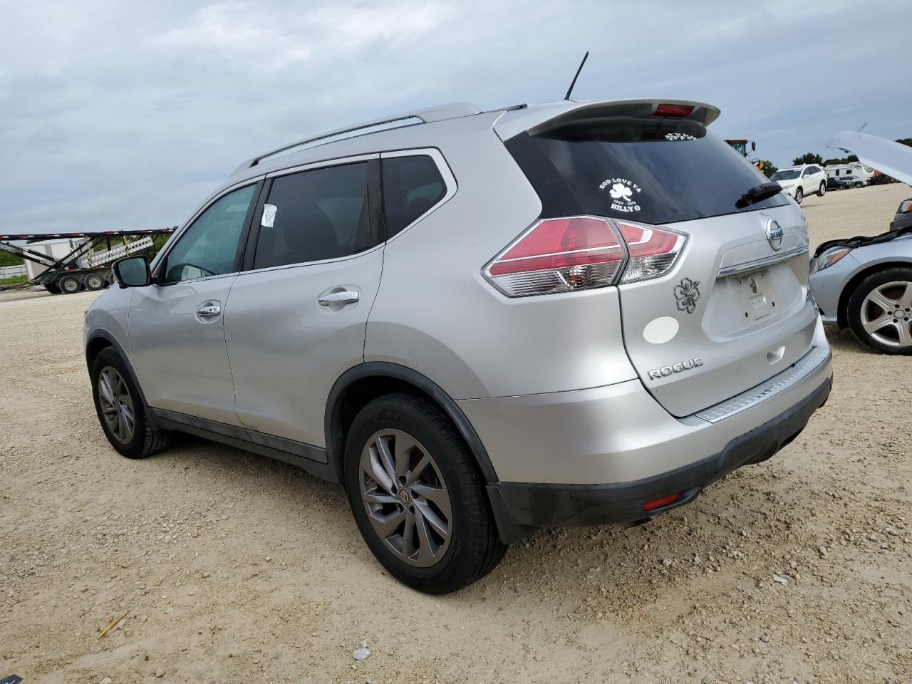 2016 Nissan Rogue - Image 2