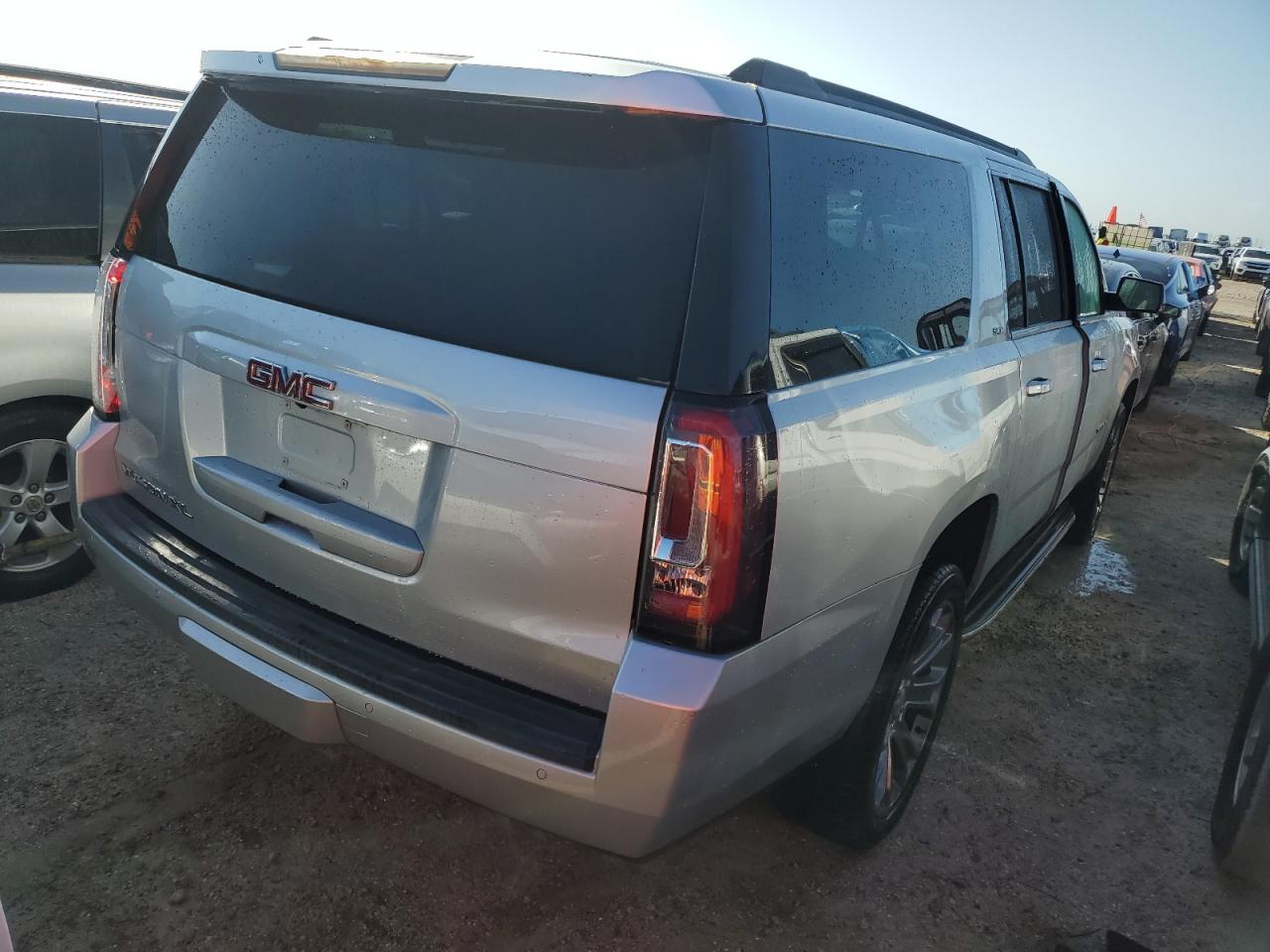 2020 GMC Yukon - Image 3