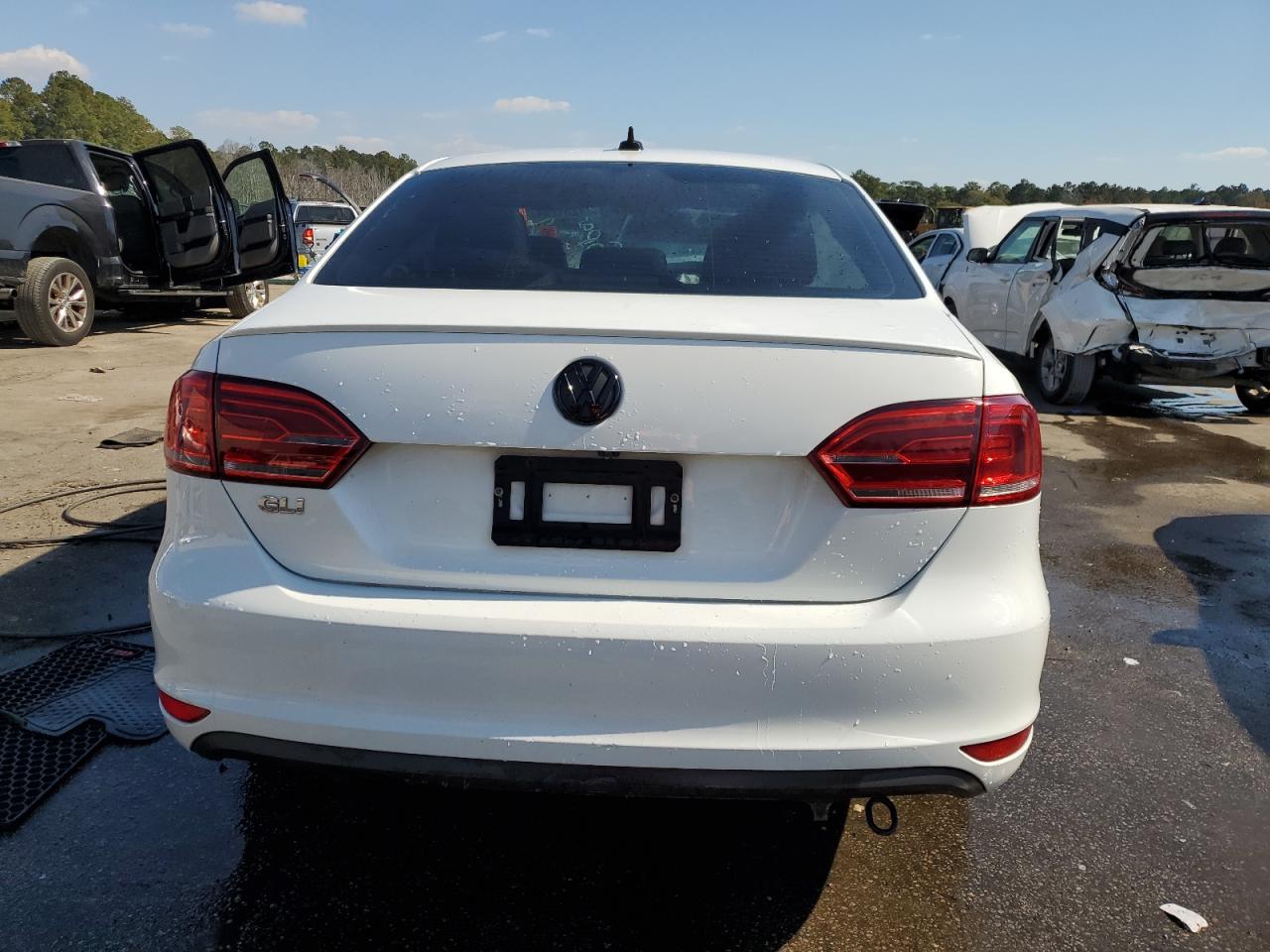 2014 Volkswagen Jetta - Image 6