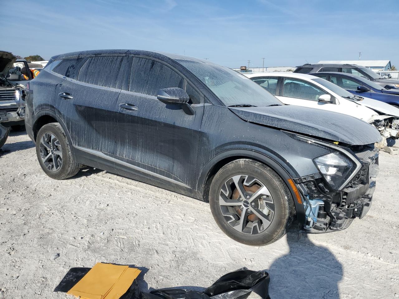 2023 Kia Sportage - Image 4