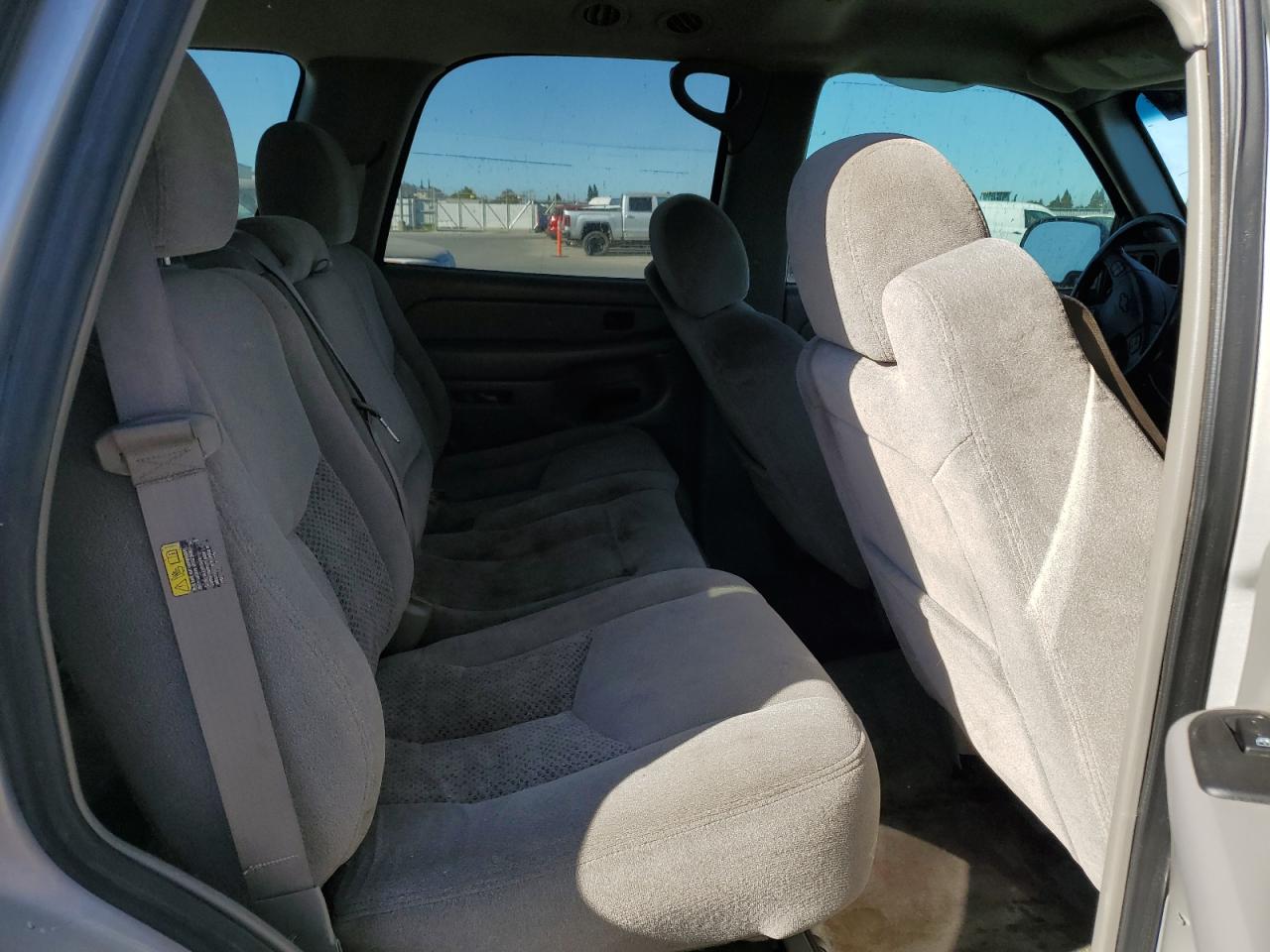 2005 Chevrolet Tahoe - Image 11