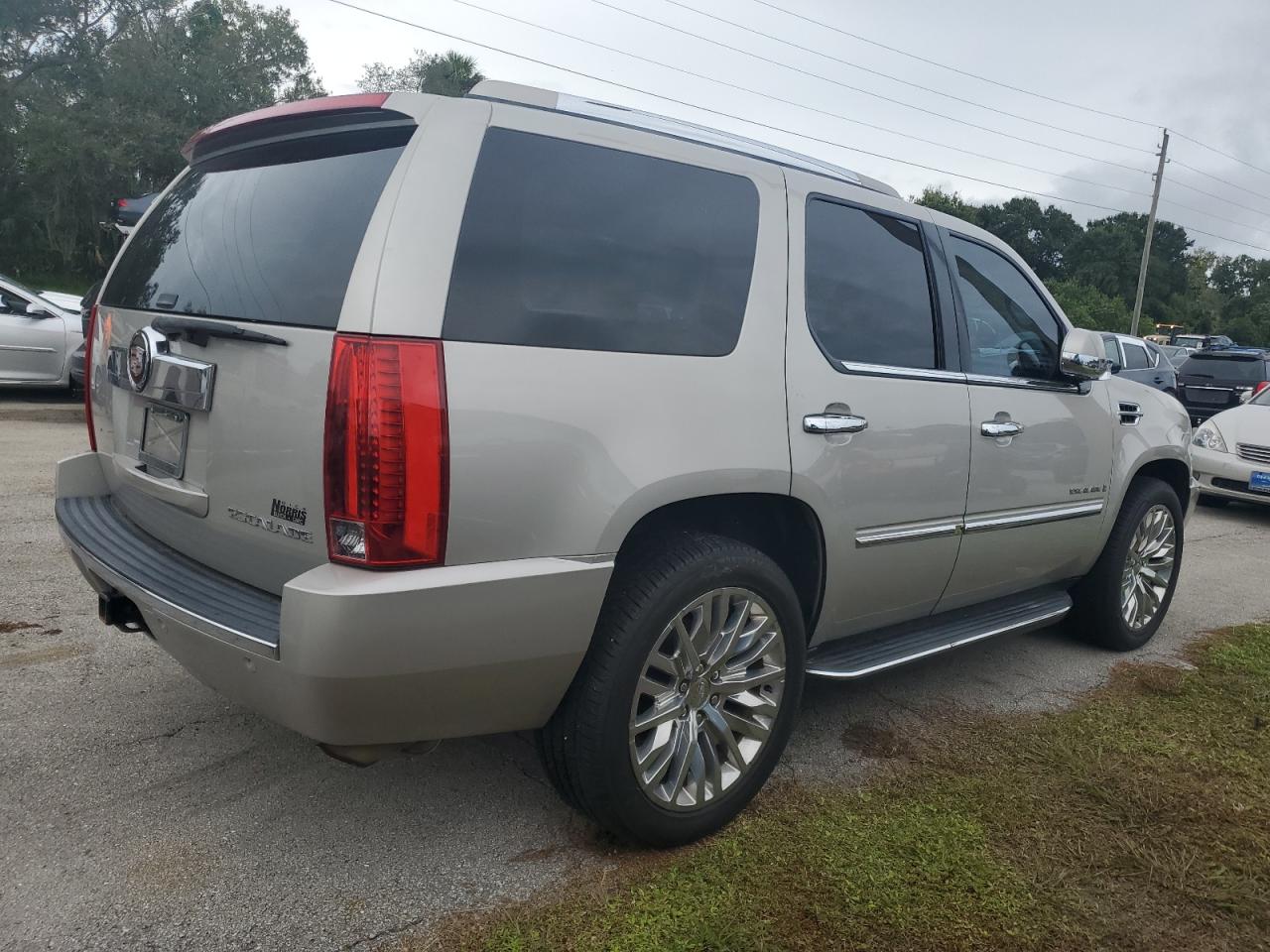 1GYEC63858R129533 2008 Cadillac Escalade Luxury