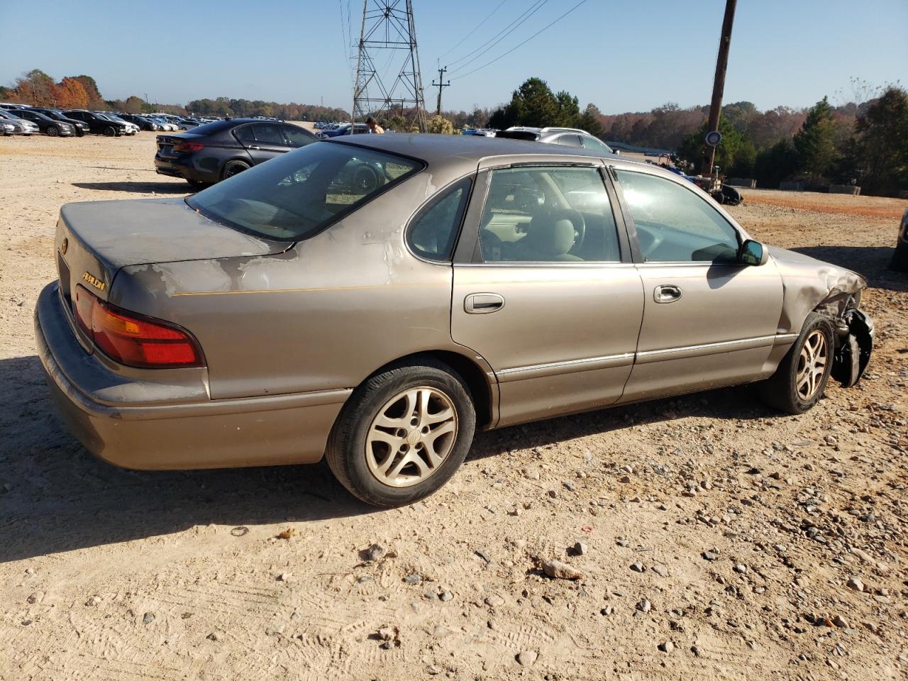 1998 Toyota Avalon - Image 3
