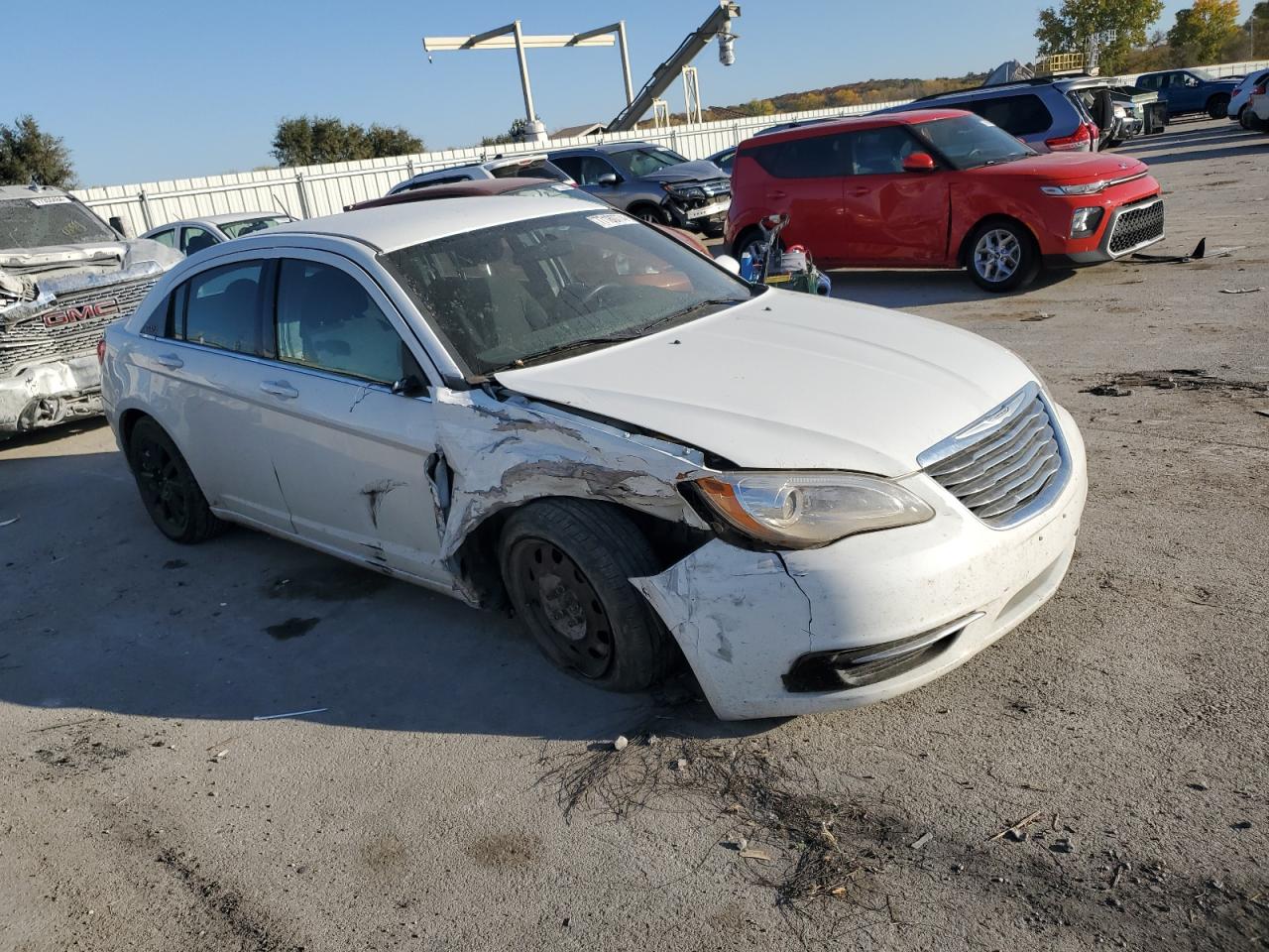 2014 Chrysler 200 - Image 4