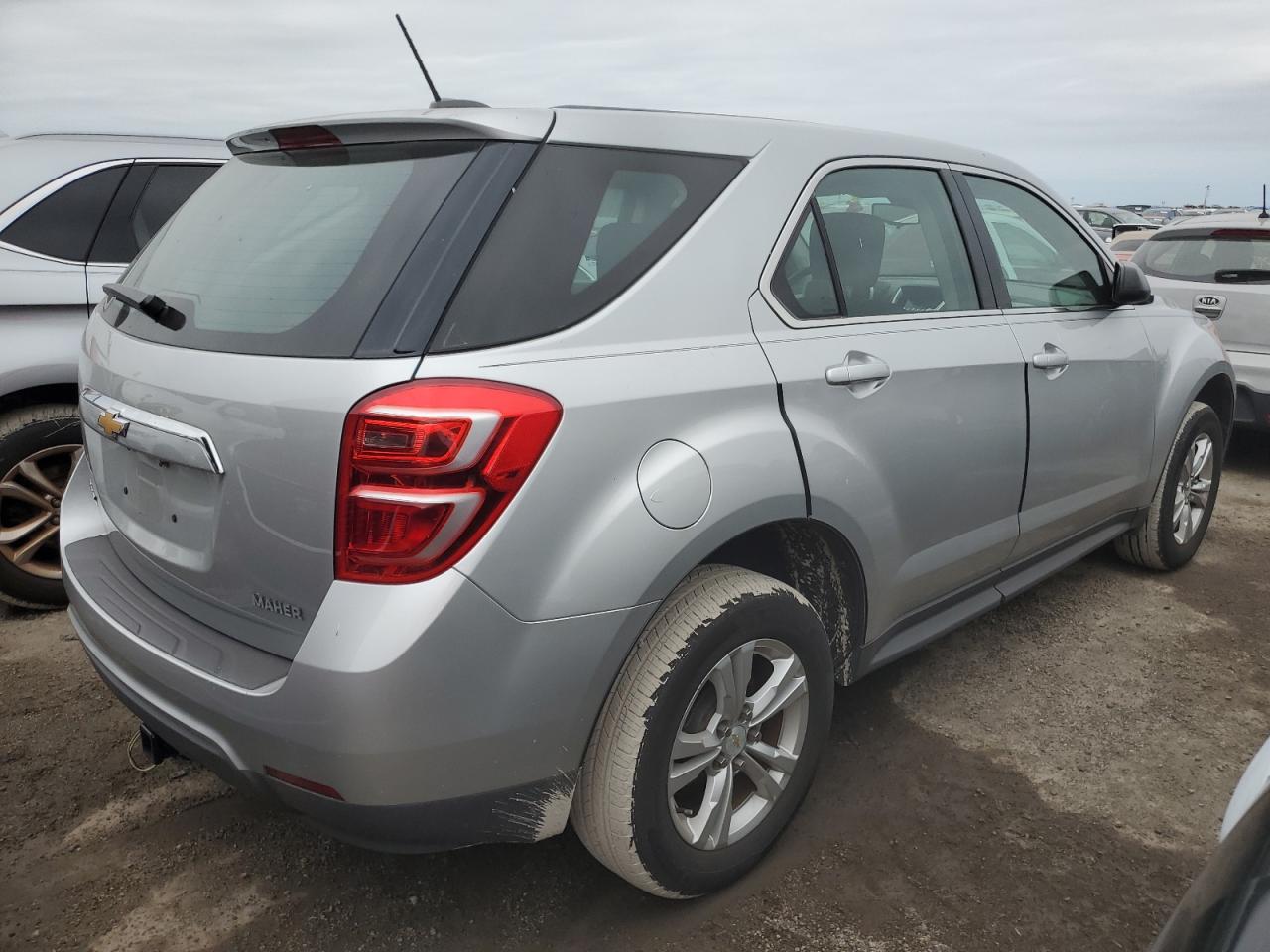 2017 Chevrolet Equinox - Image 3