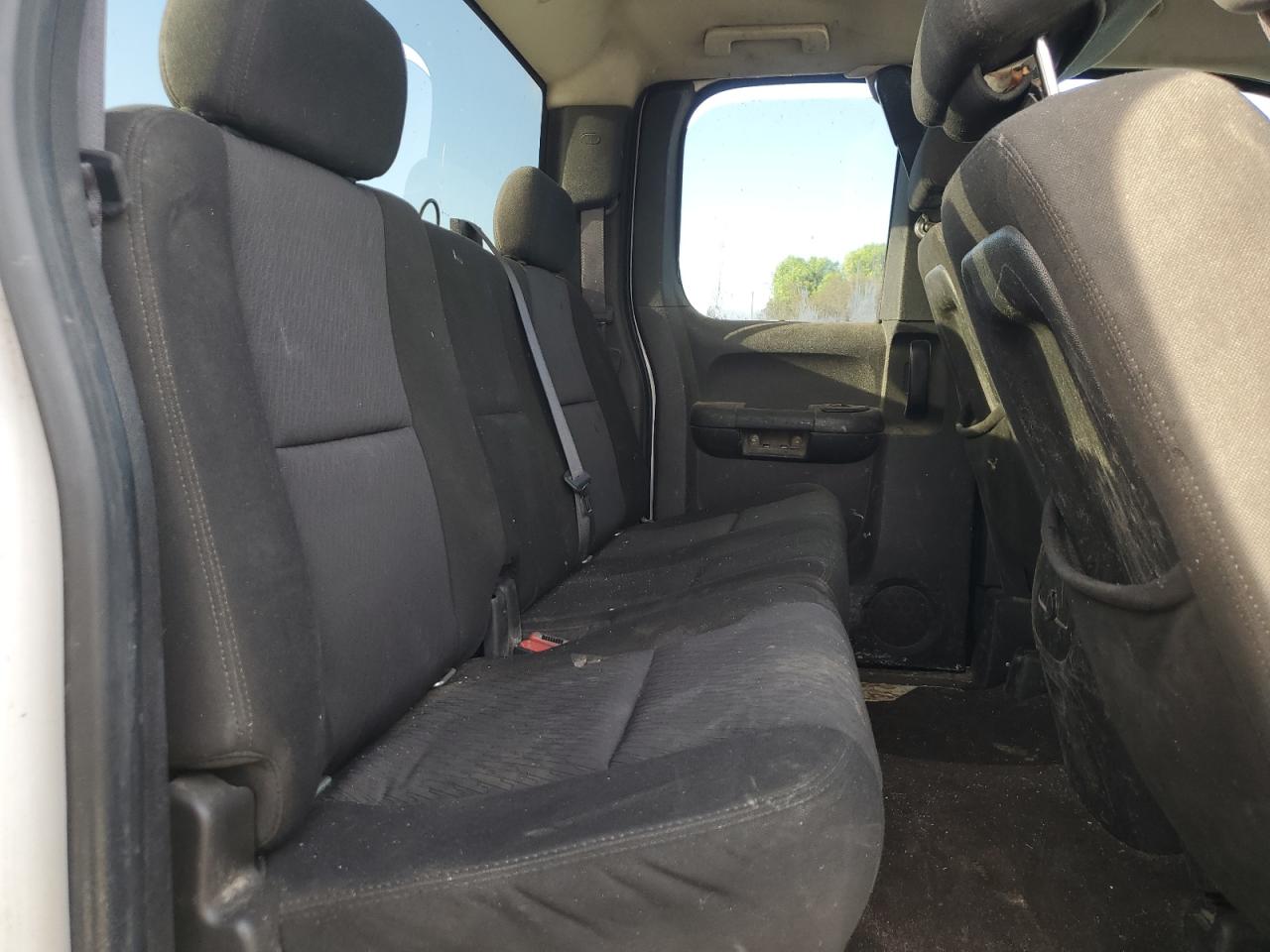 2011 Chevrolet Silverado - Image 10
