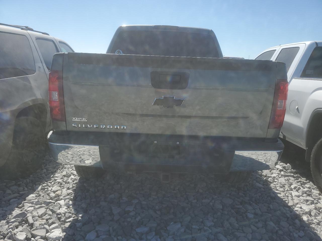 2011 Chevrolet Silverado - Image 6